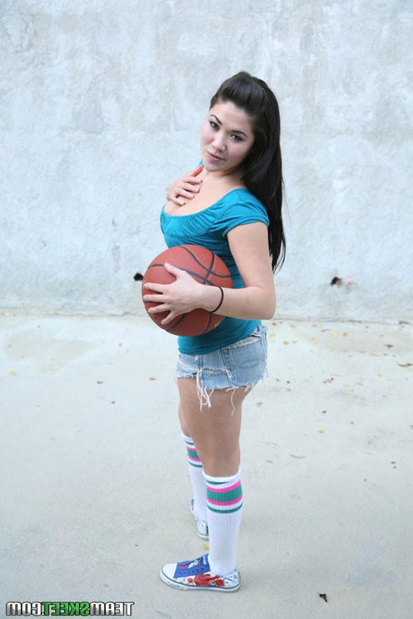 10P London Keyes naughty blowjob