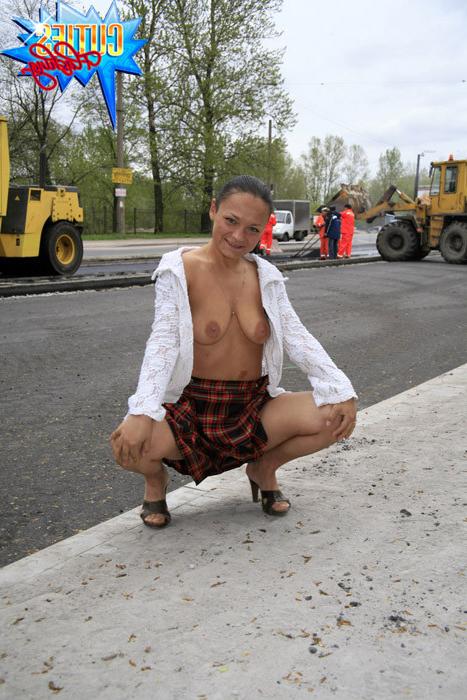 16P Schoolgirl lifts her checkered skirt in public