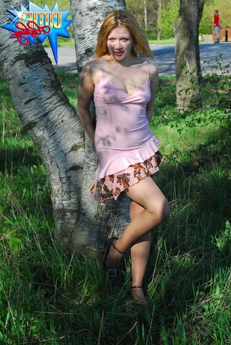 16P Amateur teen girl flashing her fresh body and sweet pussy in public