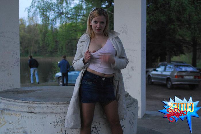 16P Amateur teen girl flashing her fresh body and sweet pussy in public