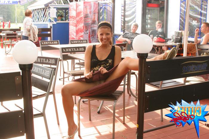 16P Amateur teen girl flashing her fresh body and sweet pussy in public