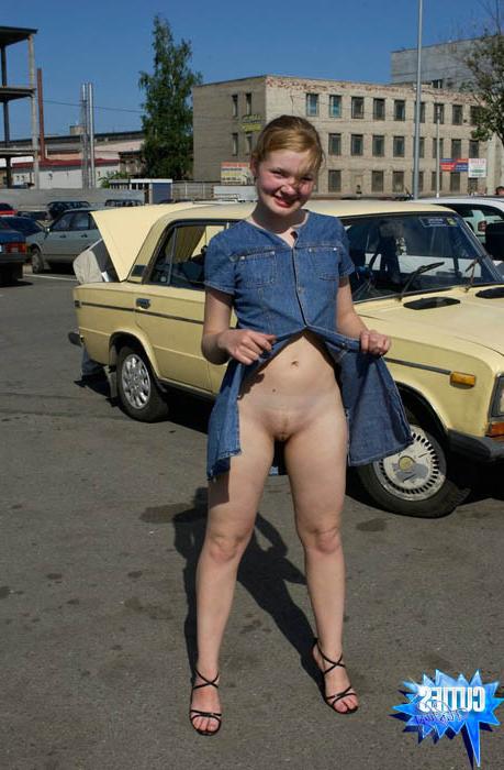 16P Amateur teen girl flashing her fresh body and sweet pussy in public