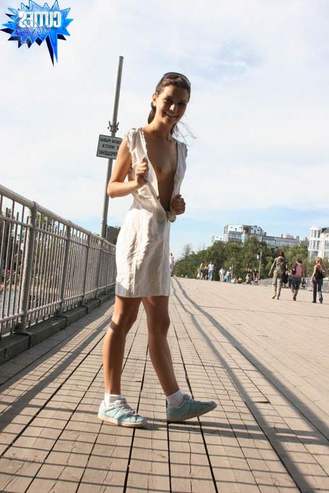 16P Amateur teen girl flashing her fresh body and sweet pussy in public