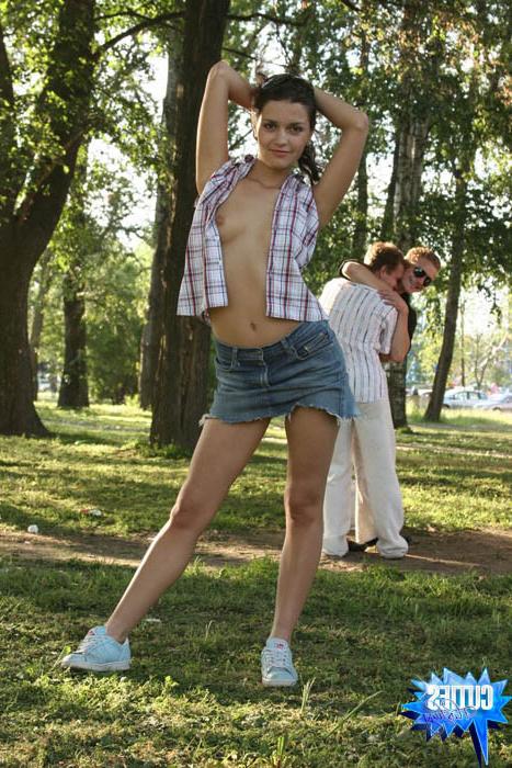 16P Amateur teen girl flashing her fresh body and sweet pussy in public