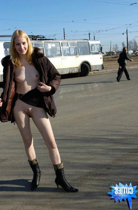 16P Amateur teen girl flashing her fresh body and sweet pussy in public