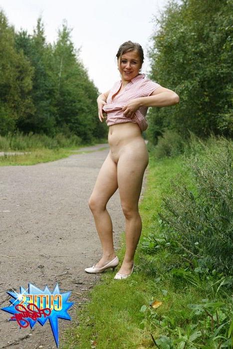 16P Amateur teen girl flashing her fresh body and sweet pussy in public