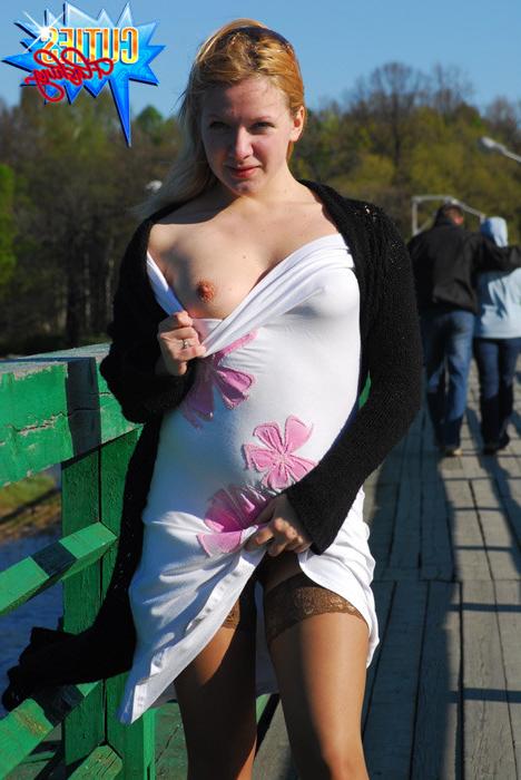 16P Amateur teen girl flashing her fresh body and sweet pussy in public