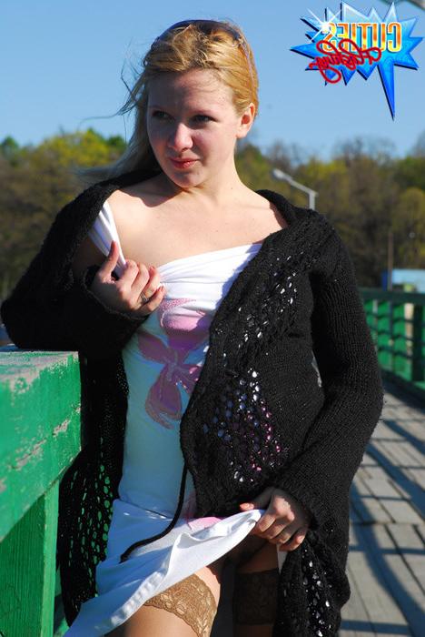 16P Amateur teen girl flashing her fresh body and sweet pussy in public