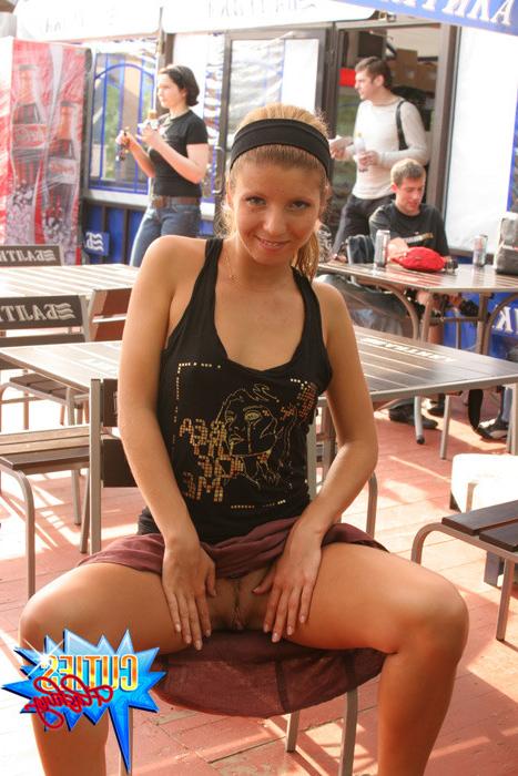 16P Amateur teen girl flashing her fresh body and sweet pussy in public