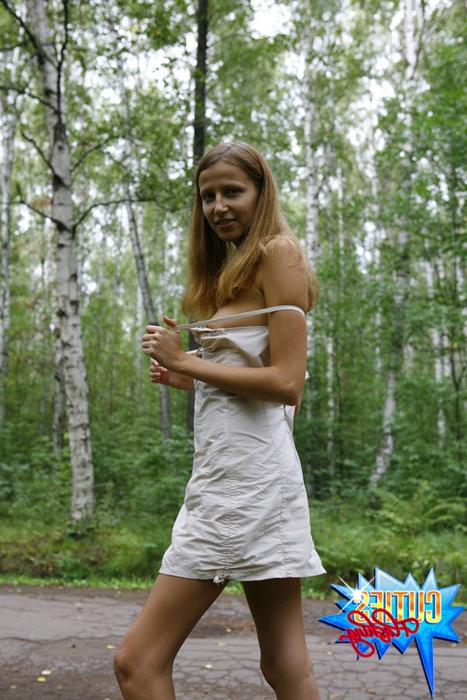 16P Amateur teen girl flashing her fresh body and sweet pussy in public
