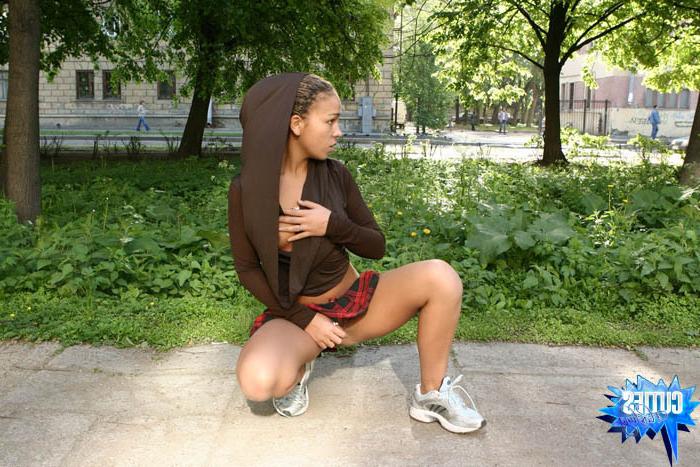 16P Nice shots of a sweet teen getting nude in public