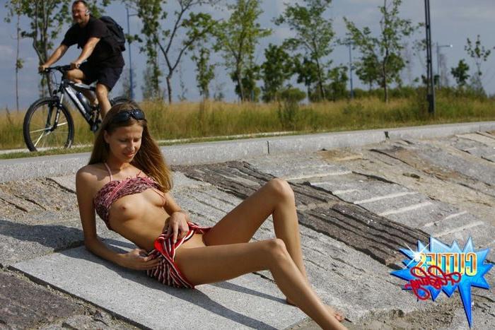 16P Amateur teen girl flashing her fresh body and sweet pussy in public
