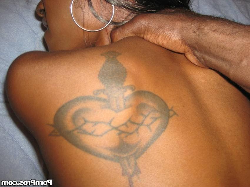 16P black chick gets her mouth filled with fresh cum