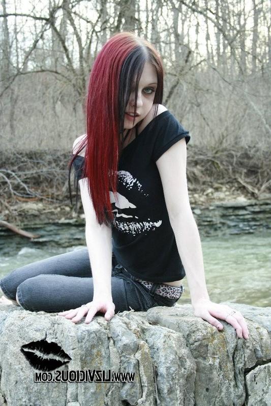 15P Gothic liz shows her tiny titties