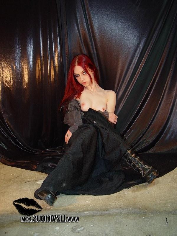 15P redhead liz shows her sweet pussy