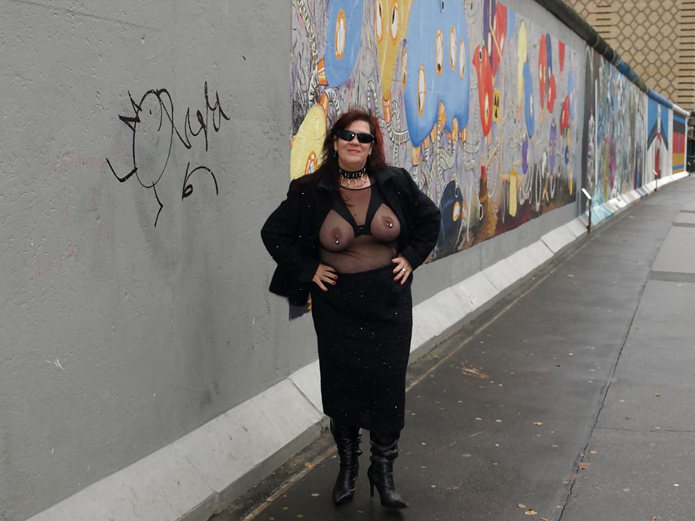 11P Mature BBW slutwife showing off in Berlin...