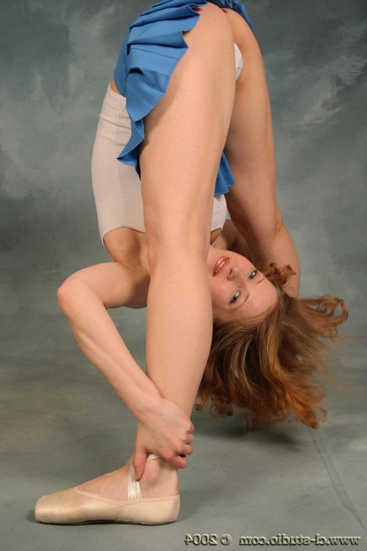 12P Redhead gymnasts upskirts