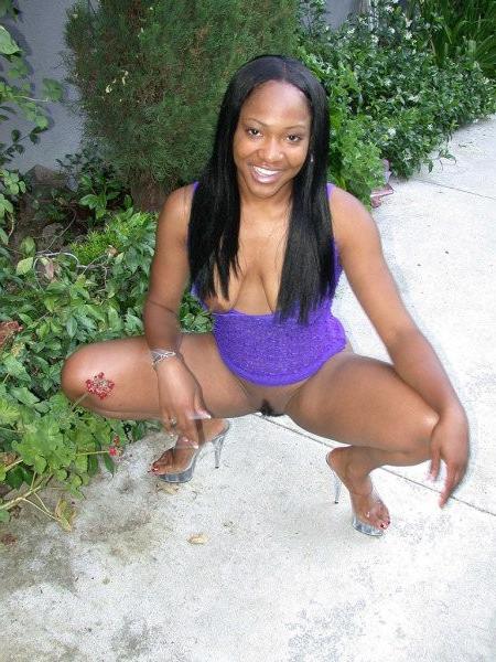 15P Big bubble butt black girl