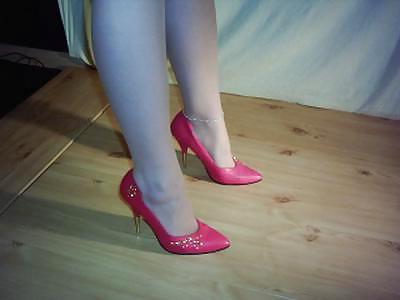 25P Hot Heels and Feet