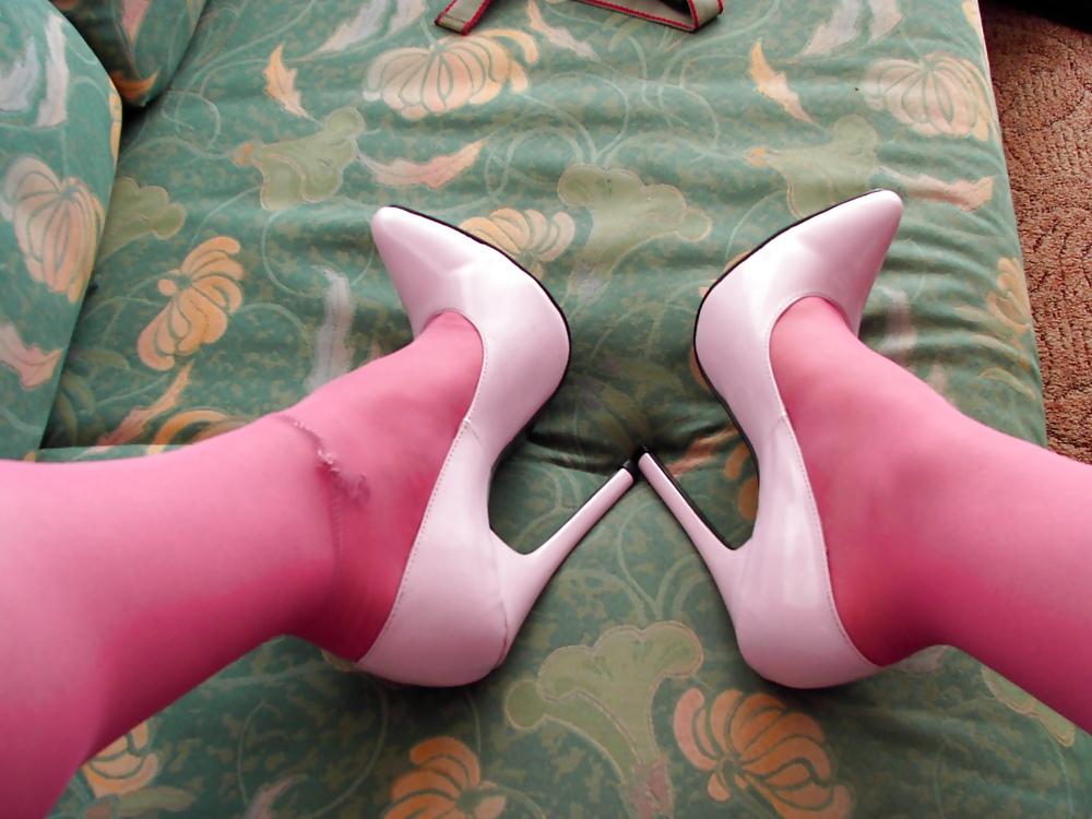 25P Hot Heels and Feet