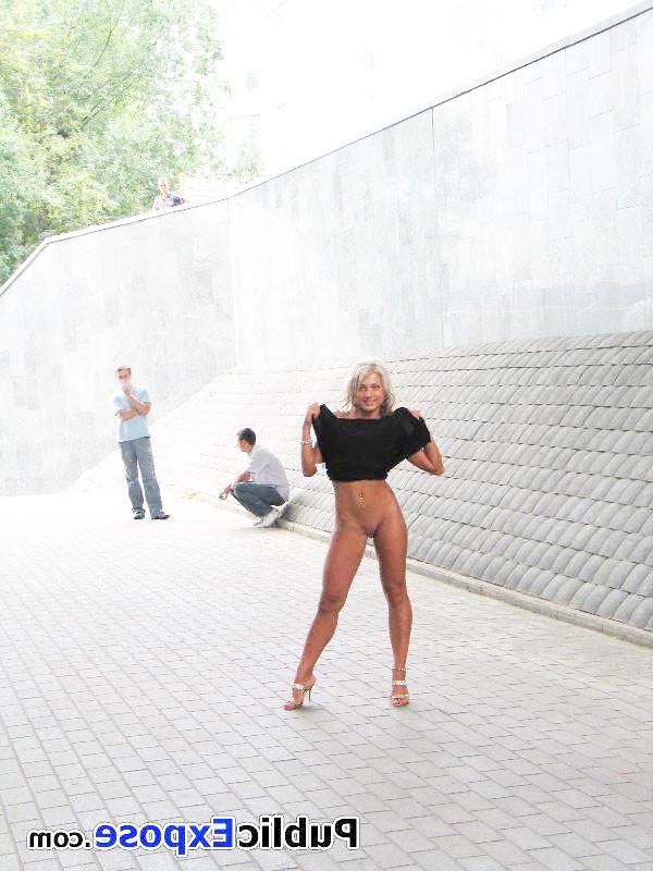 15P Rulebreaker gets fully nude in public