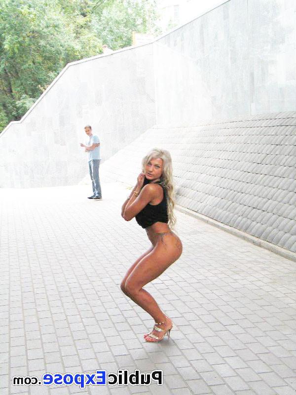 15P Rulebreaker gets fully nude in public