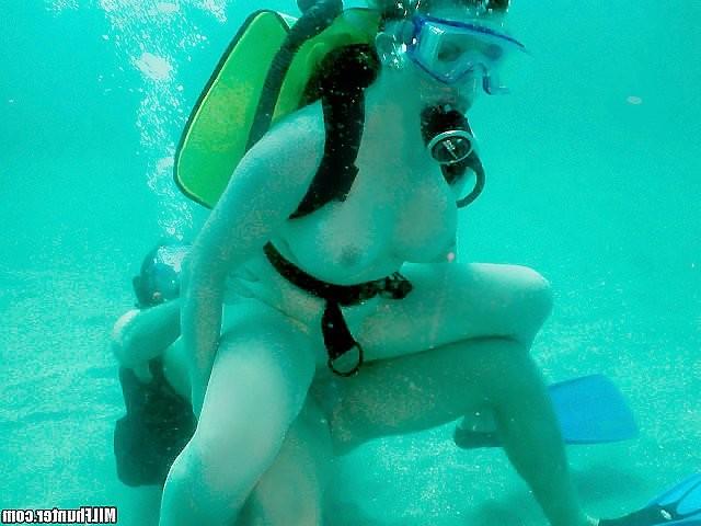 12P Aqua Momma Jessica gets fucked underwater
