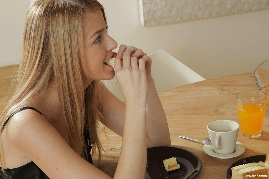 15P Lesbian roommates kiss and fingerbang on kitchen table