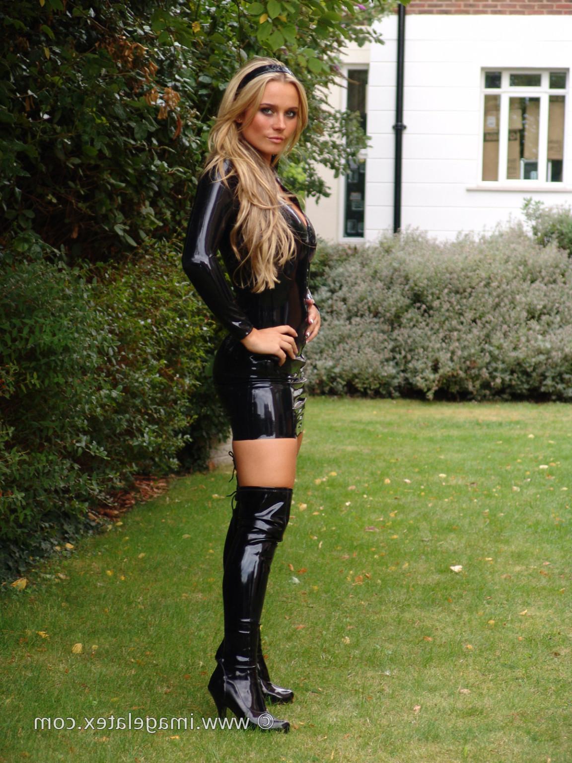 14P Shiny latex model Amanda in outdoor fetish posing