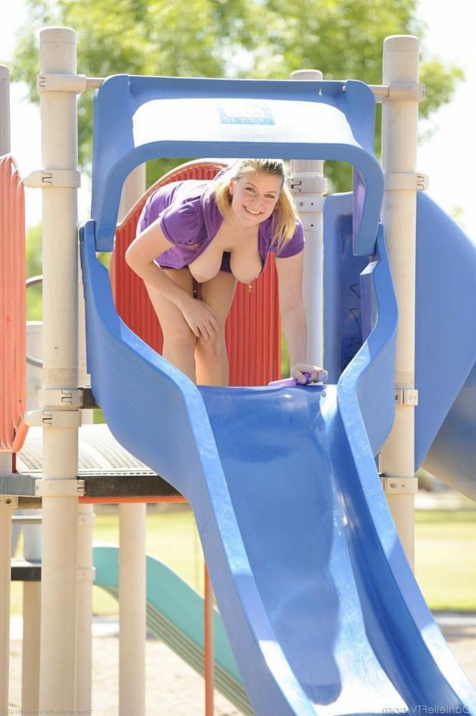15P Danielle FTV flashing her big naturals at playground