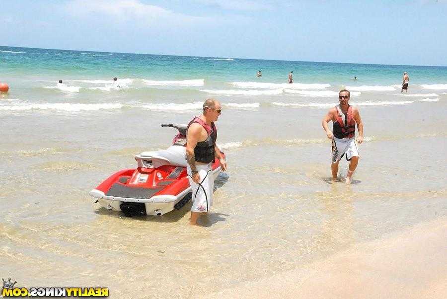12P Super hot milf gets rammed up her box while riding a jet ski chk out these hot p