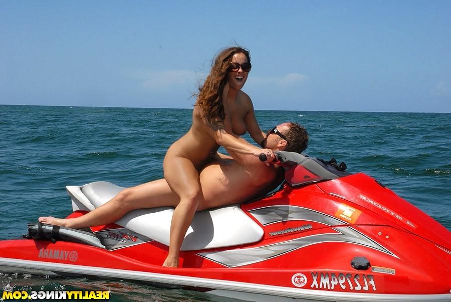 12P Super hot milf gets rammed up her box while riding a jet ski chk out these hot p