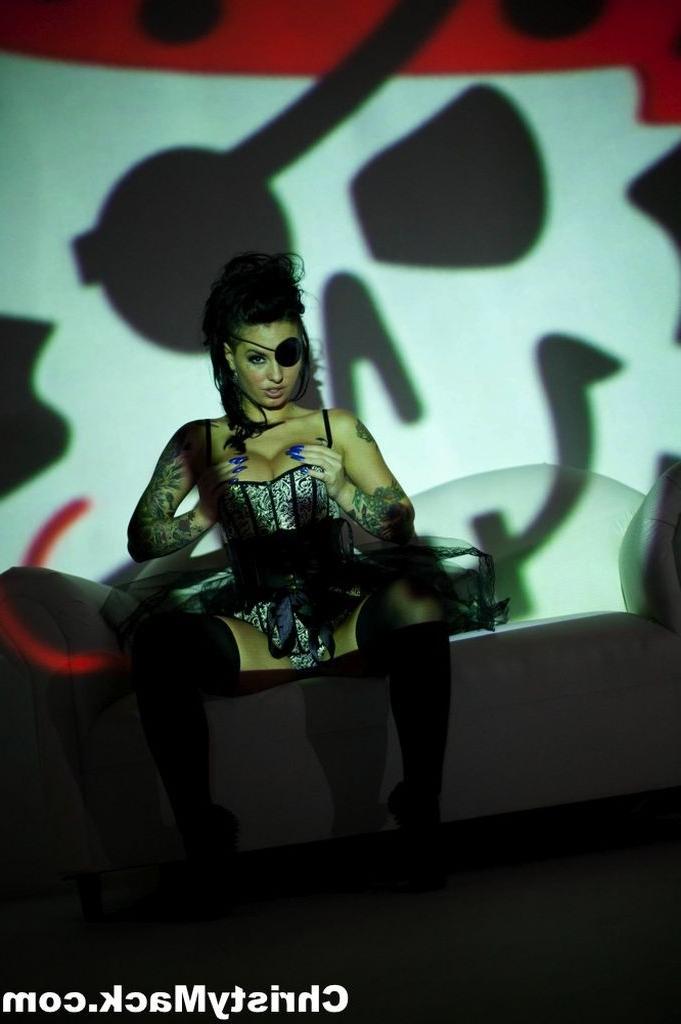 15P Christy Mack with an eye patch