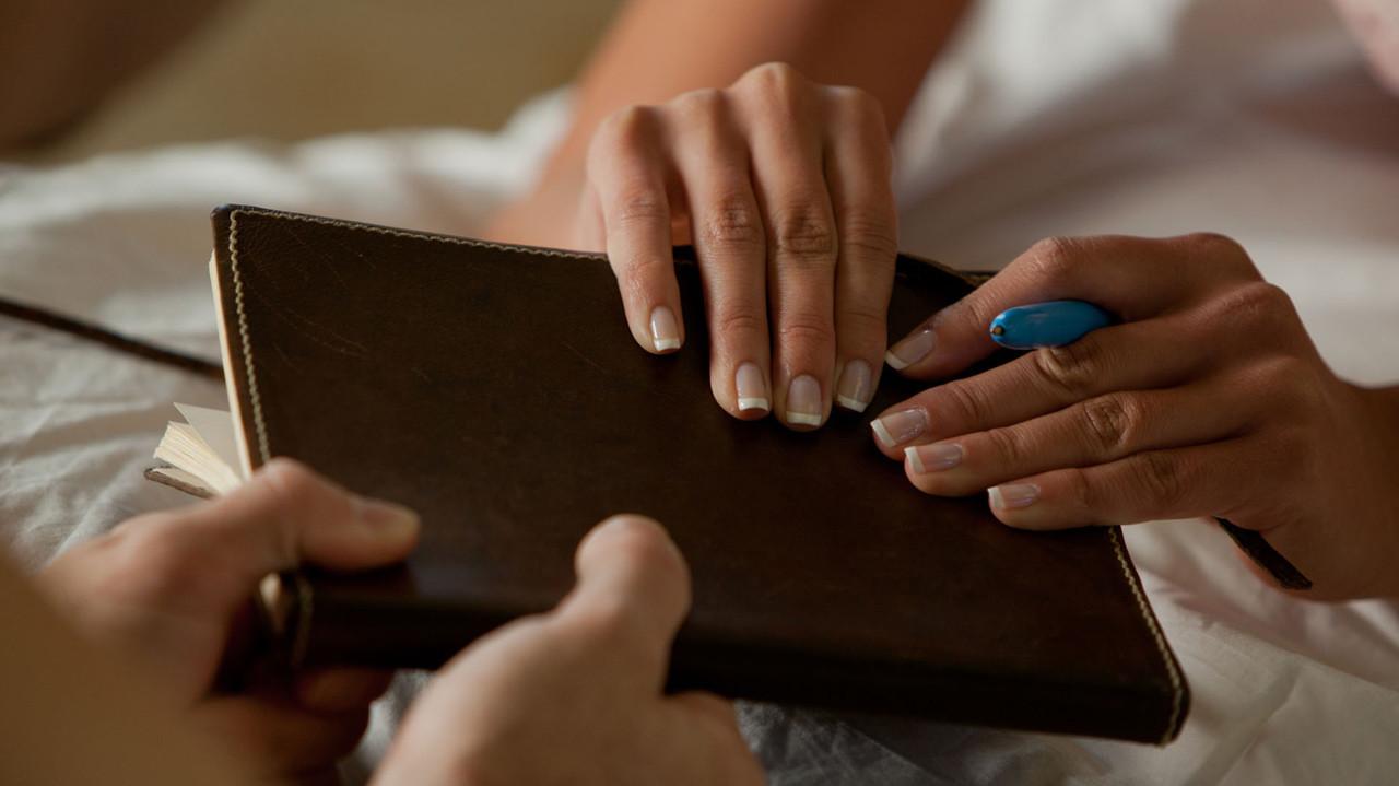 11P Sally may not want to show her diary to her lover, but she surely wants to give 