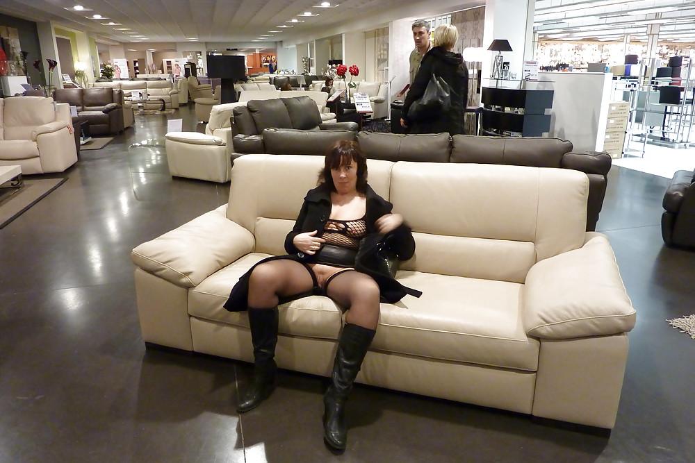 23P Flashing in Stores PUBLIC NUDITY