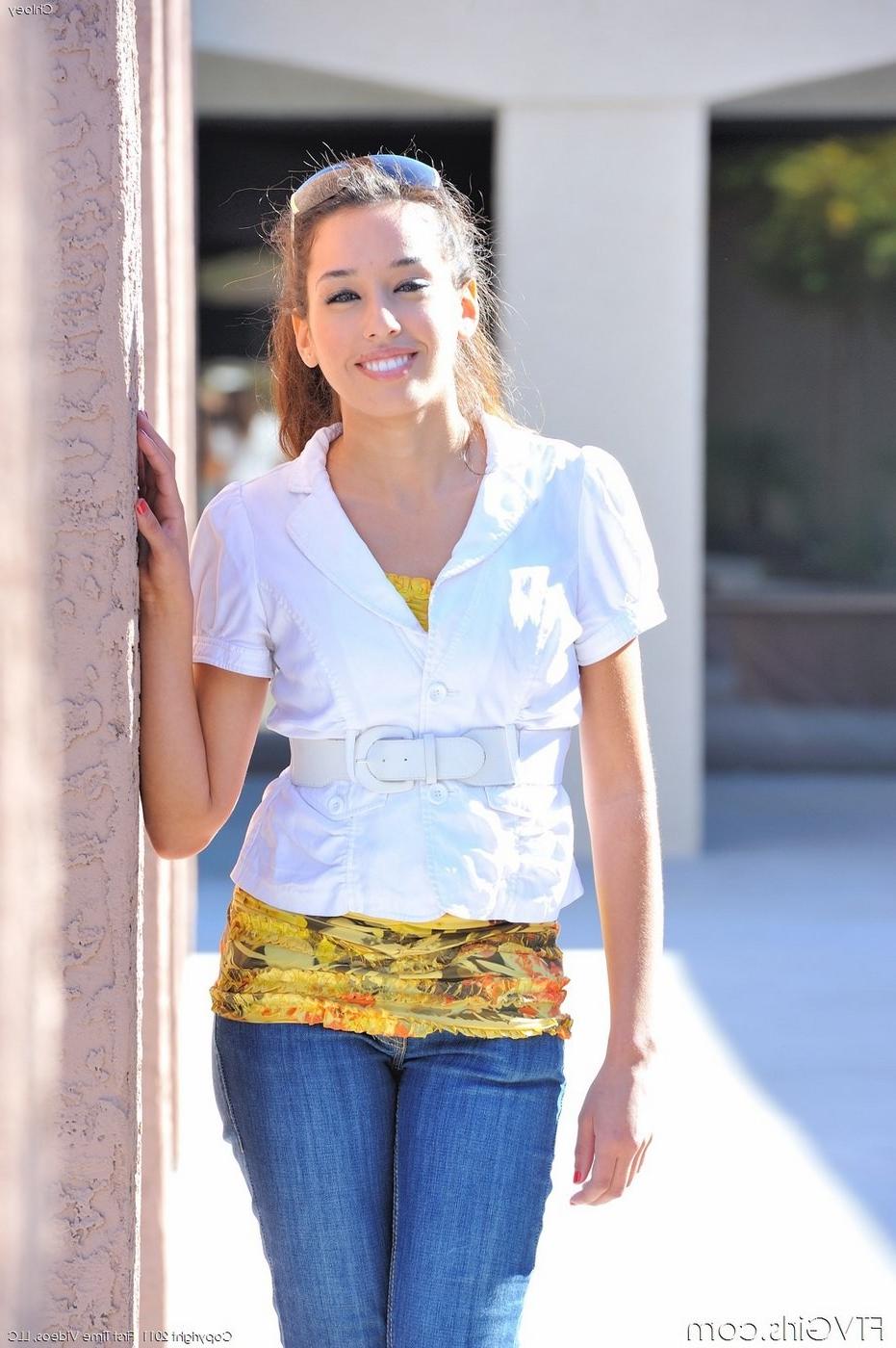 6P Chloey walks around in public and strips nude