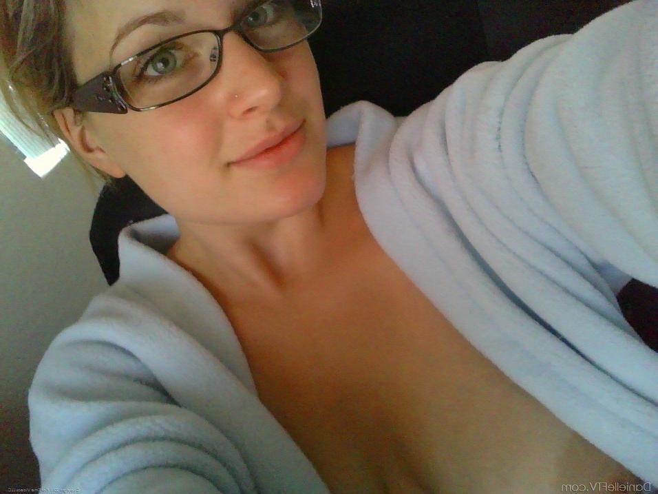 15P Candid pics of my natural tits