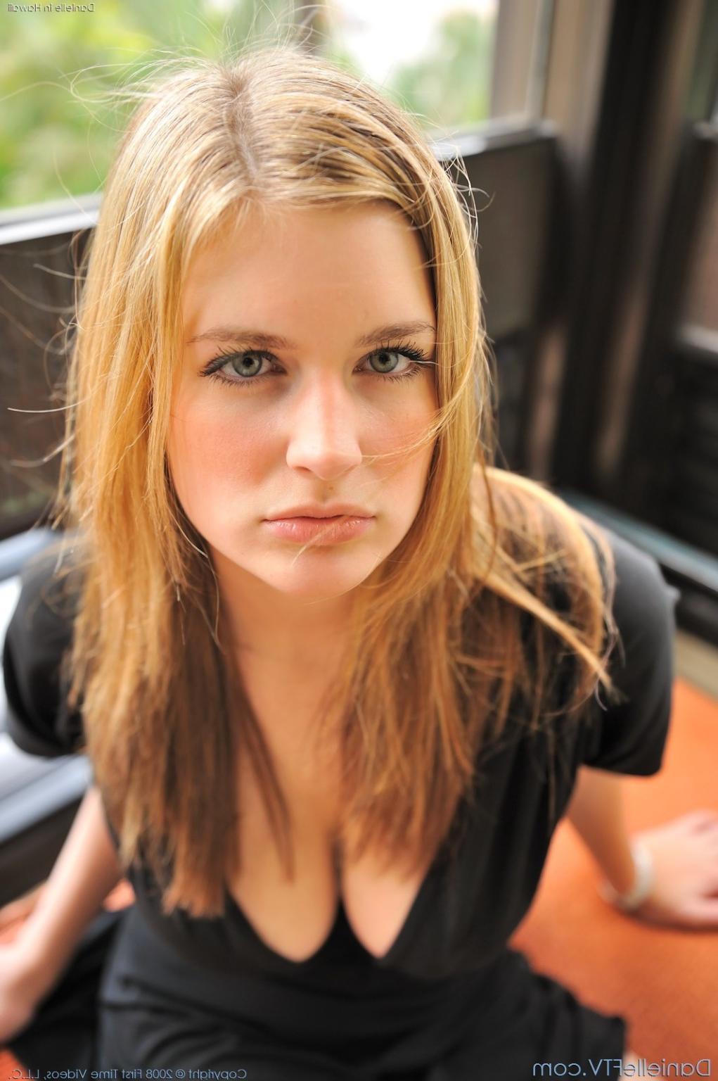 15P Danielle gets naked in public