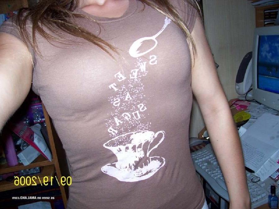 16P Photos of a steamy hot honey in her sexy underwear