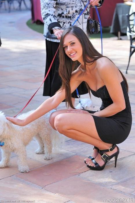 16P Teen Babe Strips in Public