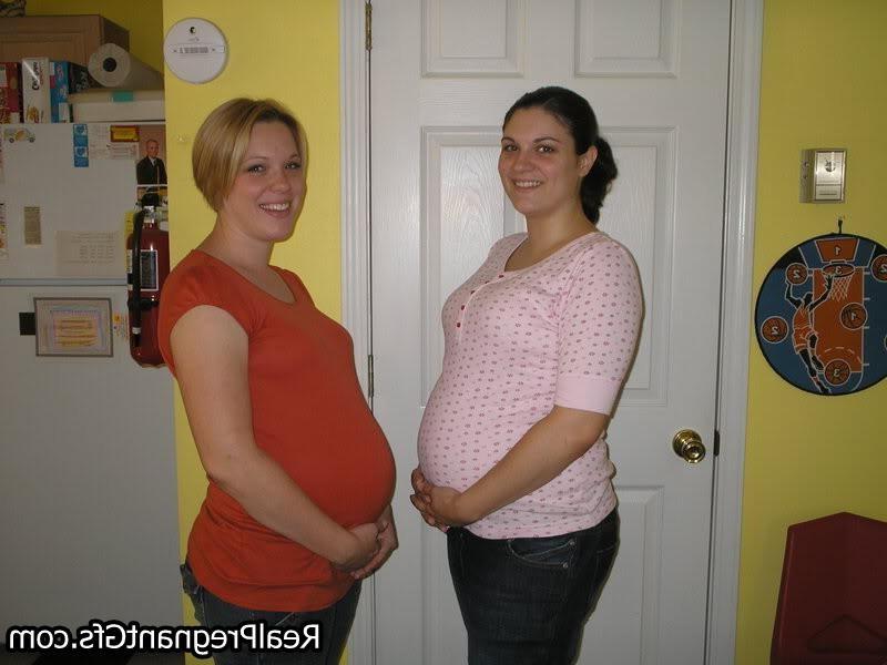 15P Pregnant amateur girls posing