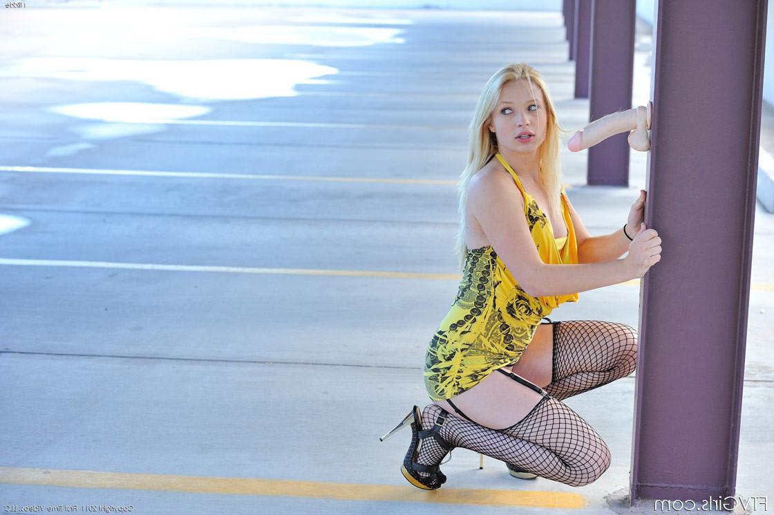 15P Sexy barely legal teen dildoes her pussy in public