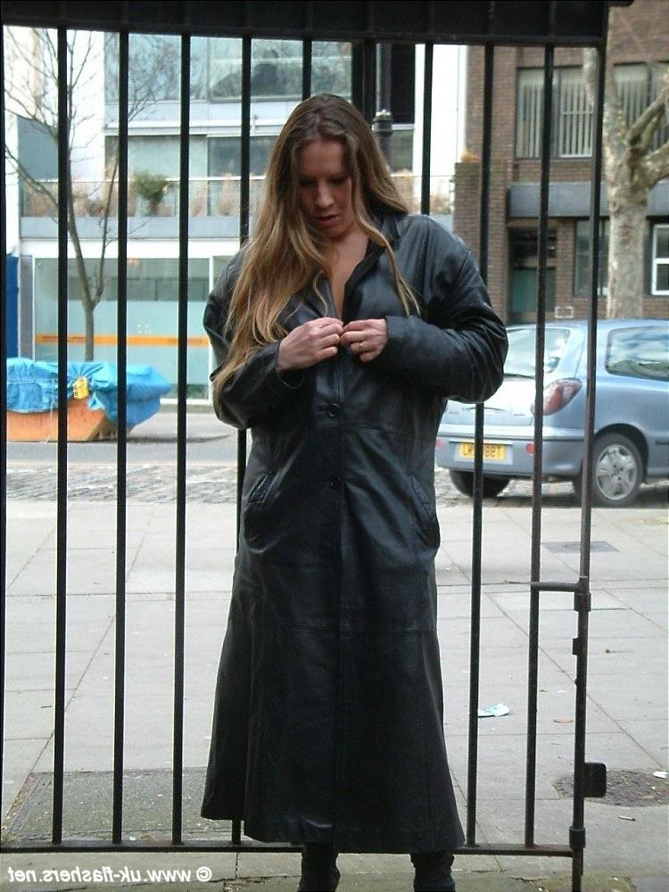 16P Uk pornstar Faye Ramptons public masturbation and outdoor flashing in Birmingham