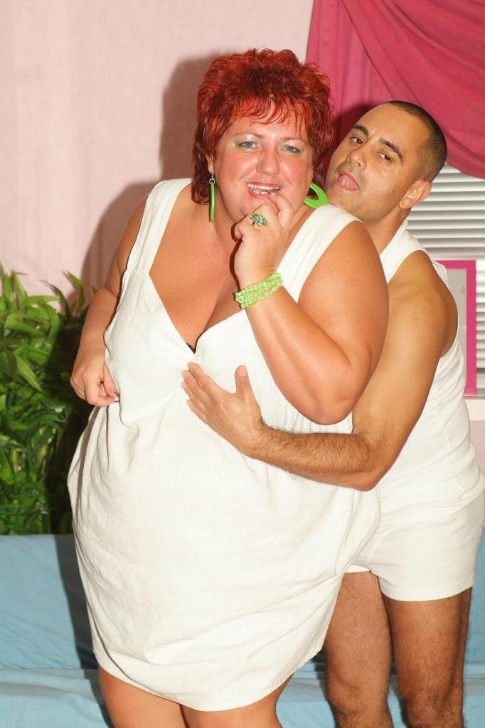 12P Mature BBW Agnes Mindy goes down to mouthfuck a cock and got her chubby pussy ex