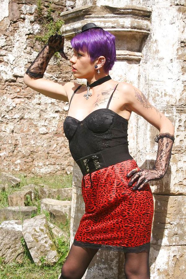 20P British Emo Mistress of Kink