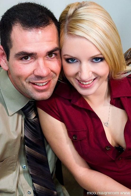 15P Kylee Reese controling here husbands handjob and analy strapons