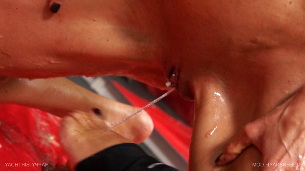 16P Glamorous wam lesbians having wet and messy fun