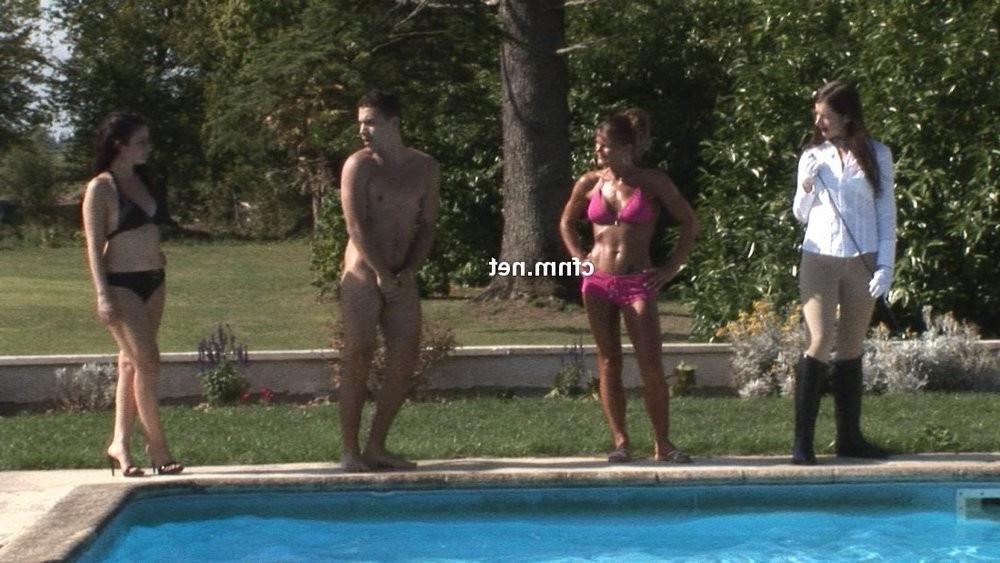 8P The Countess holds her annual naked male chariot race on her grand estate