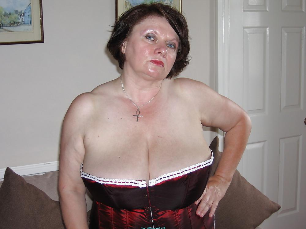 21P Toni F in a red basque