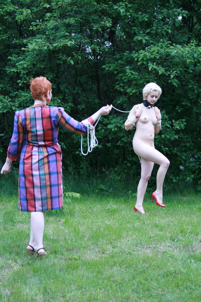 16P Mistress Redd takes he slavegirl scarlett out to the country for some humiliatin